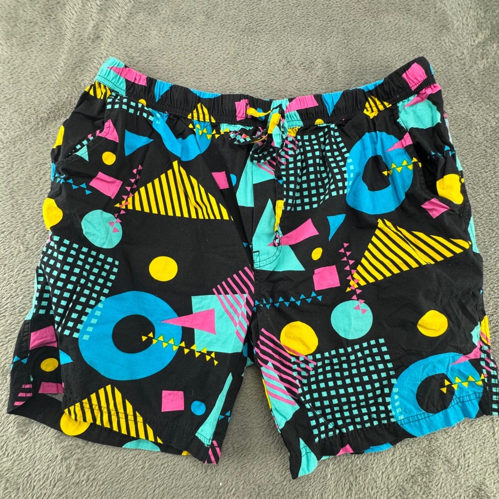 Massive Mens XL Retro 80s 90s Memphis Geometric Neon Shorts Black 19G415 - Picture 2 of 7